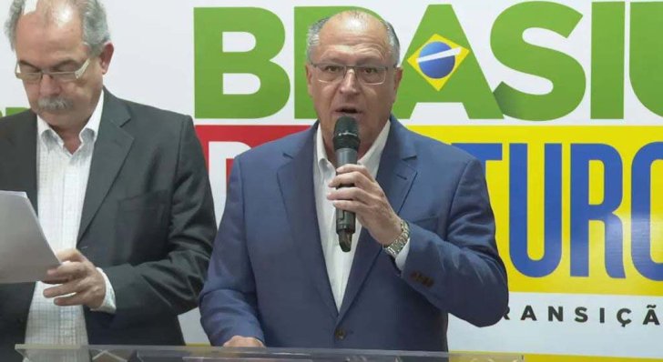 Alckmin entrega texto da PEC da Transição ao Senado