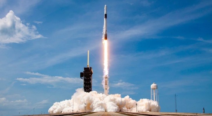 Força Aérea Brasileira lança dois novos satélites em foguete da SpaceX