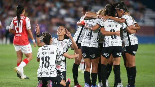 Libertadores feminina: Corinthians 'resolve' no 1º tempo, vence o Santa Fe e conquista o tri de forma invicta