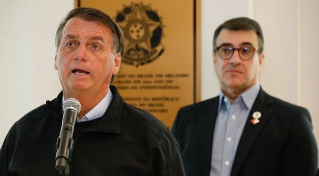 Nos EUA, Bolsonaro diz que ministros do STF “não são deuses”
