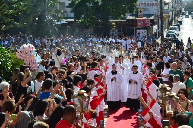 Paróquias de Presidente Prudente realizam missa e procissão de Corpus Christi nesta quinta-feira
